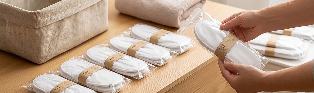 Grâce à sa gamme d'équipements de protection individuelle, HOTEL MEGASTORE vous permet de protéger vos employés et vos clients.<br />Pour permettre à tout le monde de passer des bons moments en tout sécurité, nous développons et enrichissons cette gamme régulièrement en fonction des besoins de chacun.<br />Gels hydroalcooliques, masques de protection, pare-postillons, thermomètre... il ne faut pas négliger la sécurité de vos collaborateurs.