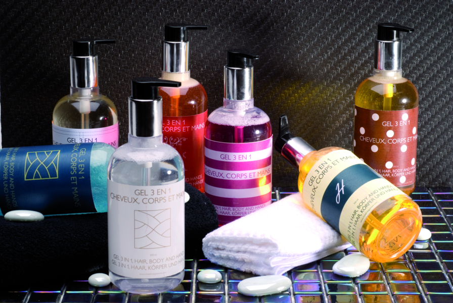 Collection de cosmétiques, flacons-pompes