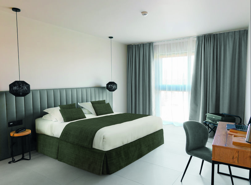 H7QHC9DR3.jpg