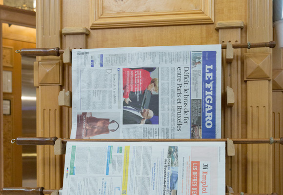 Porte-revues et baguettes de lecture